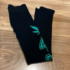 420 leggings brand new one size active wear